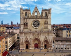 Photo of panoramic view of the city of Clermont-Ferrand with its cathedral, France.