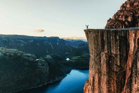 Stavanger: Preikestolen (Pulpit Rock) Guided Hike