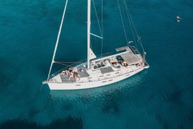 Croisière à la voile vers l'île de Dia avec repas et activités nautiques