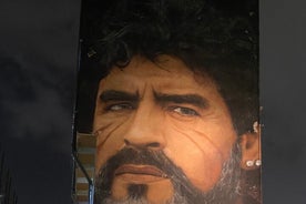 Tour de Nápoles por el arte callejero de Maradona