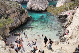 Marseille: Calanques National Park Guided Hike with Picnic