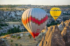 Experimente o mistério em um passeio de balão de luxo na Capadócia