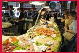 Visita al mercado local y clase de cocina privada en la casa de una Cesarina en Siracusa