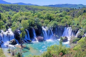 Tutustu Hertsegovinan päiväretkeen Mostarista: Kravicen vesiputoukset, Blagaj, Počitelj