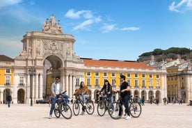 Visite guidée à 360º de Lisbonne : excursion en bateau, vélo, marche et tramway jaune