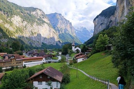 Interlaken: Highlights Tour with a Local by Private Car