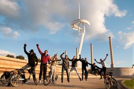 Excursão de bicicleta elétrica à noite em Barcelona