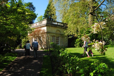 Photo of Victoria Park, Bath, England.