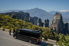 Excursión de día completo desde Atenas a Meteora en tren