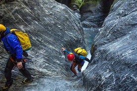 Koko päivän koskenlasku Zipline Canyoning Antalyassa