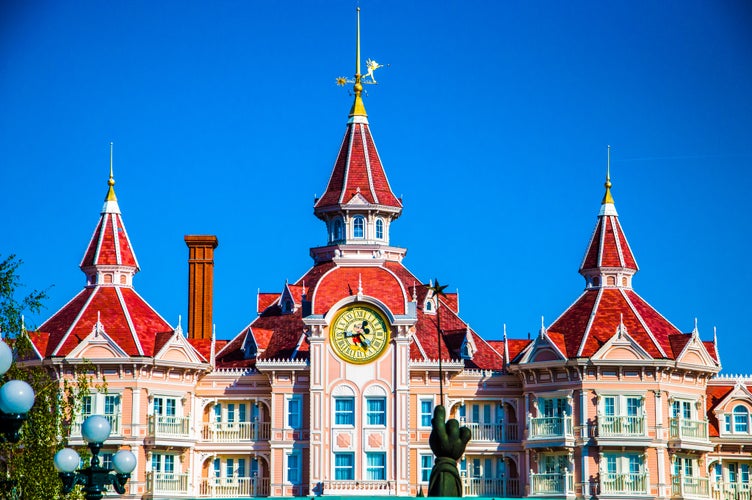 The Disneyland Hotel in Disneyland Resort Paris.jpg