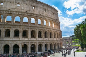 Evite las colas: Visita guiada oficial al Coliseo con precio de entrada incluido