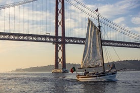 Lissabon Bootstour bei Sonnenuntergang