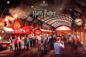 Harry Potter -kierros Warner Bros. Studiossa luksuskuljetuksella Lontoosta